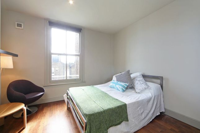 Studio to rent in St. Charles Square, London