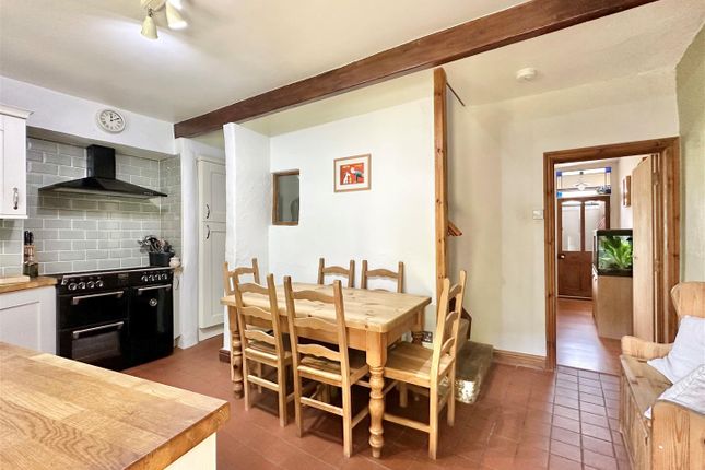 38, Glossop Road, High Peak photo 4