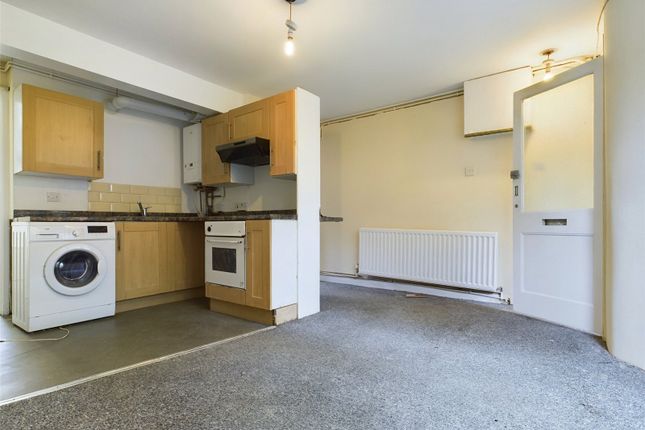 Kitchen / Lounge