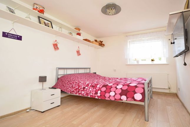 58, Erwood Road, London photo 2
