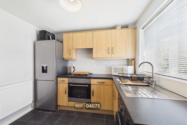 4, Oulton Close, Nottingham, NG5 6SW photo 3