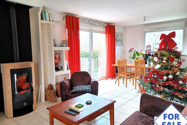 Detached house for sale in Conde-Sur-Sarthe, Basse-Normandie, 61250, France