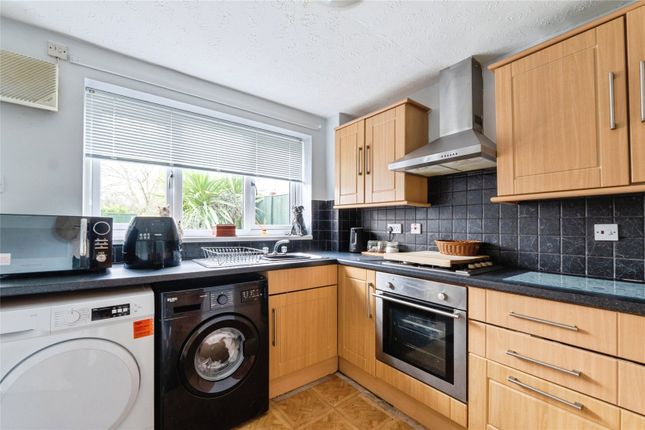 8, Curlew Close, Leicester photo 2