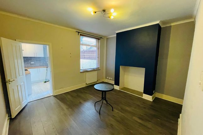 42, Lynton Avenue, Swinton photo 4