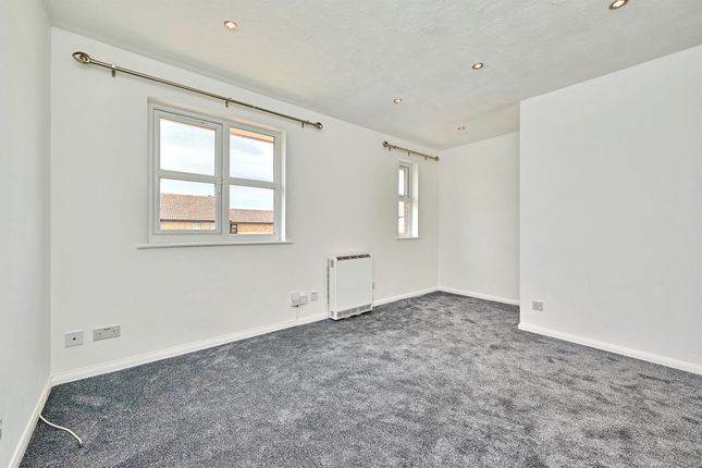 15, Shrublands, Saffron Walden photo 4