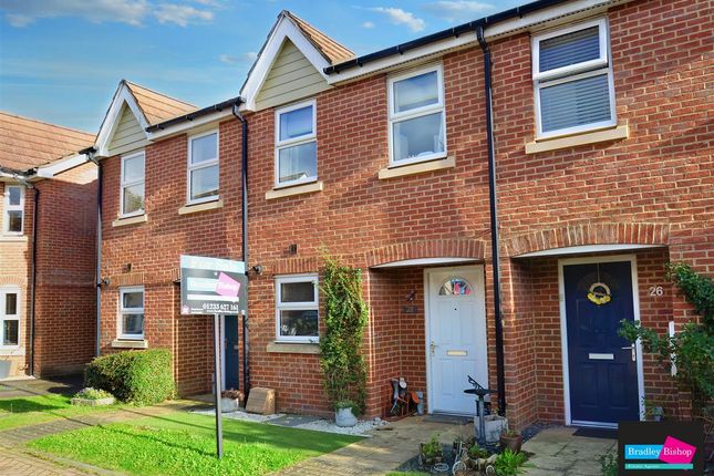 Thumbnail Terraced house for sale in Kings Avenue, Ashford, Kent