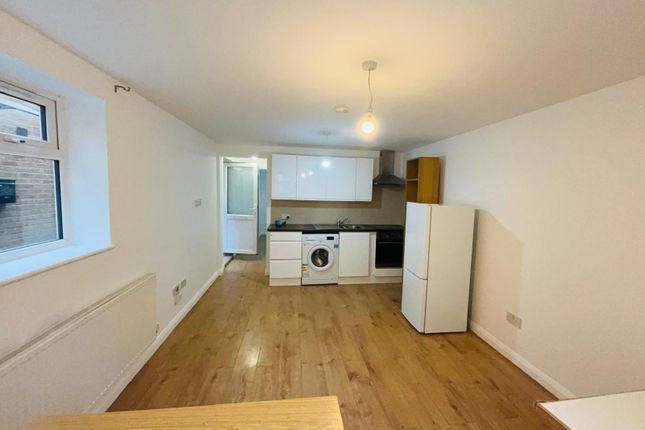 1 Bed Flat To Rent Philip Lane, London N15