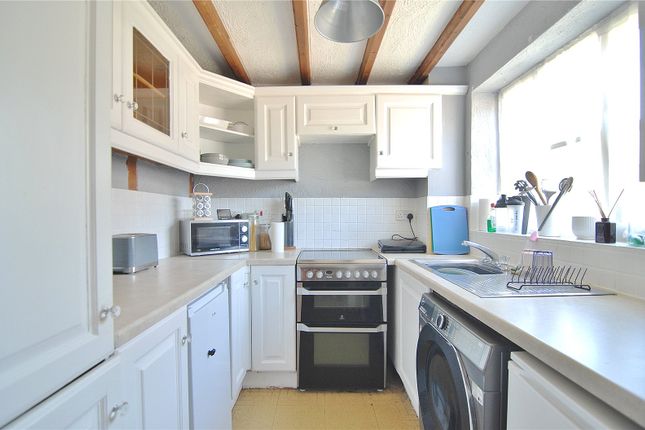 27, Farriers Croft, Stroud photo 2
