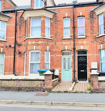 Flat to rent in Clifton Road, Littlehampton