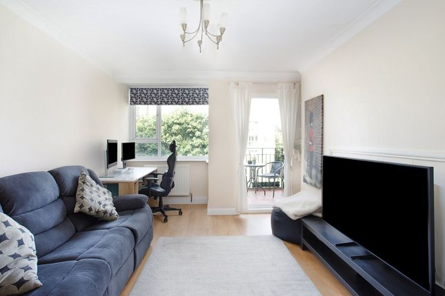 Thumbnail Flat for sale in Innes Gardens, London