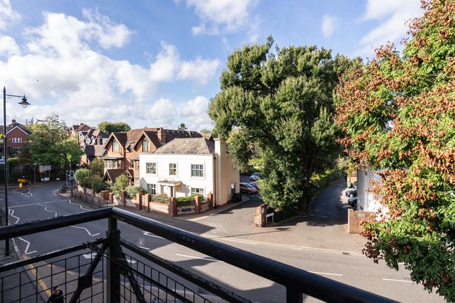 12 Townfield Court, Horsham Road, Dorking photo 4