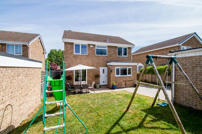 8, Finch Avenue, Wakefield photo 2