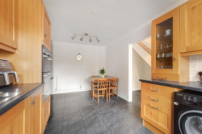 11, Parkside, Halstead photo 4