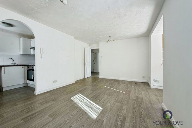 85, Chandlers Drive, Erith photo 4