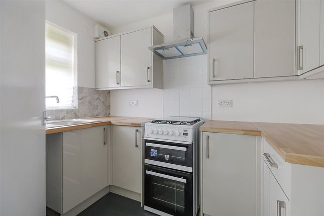 9, Robyns Way, Kent photo 4