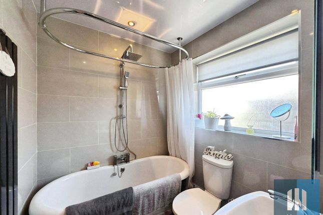 35, Fir Road, Huddersfield photo 4