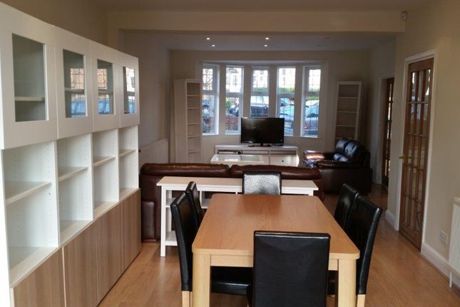 4-bed semi-detached on Cissbury Ring South, London, £19,500/mo