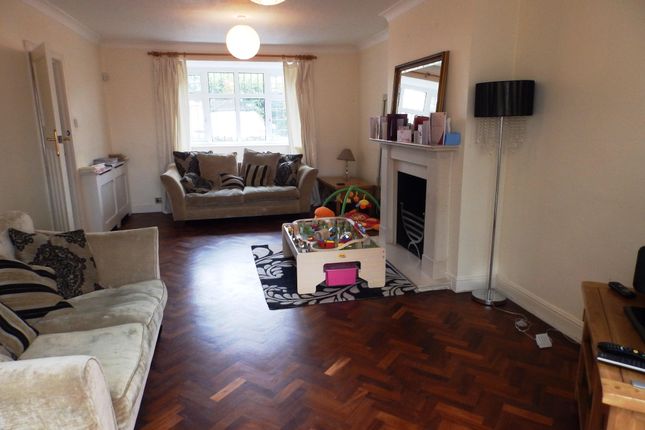 69, Ember Lane, Esher photo 4