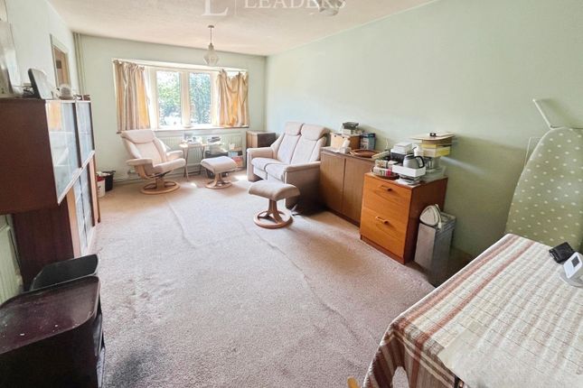 22, Neville Gardens, Hampshire photo 3