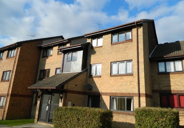 Wallis Way, Horsham RH13, 2 bedroom flat to rent - 44517814 | PrimeLocation