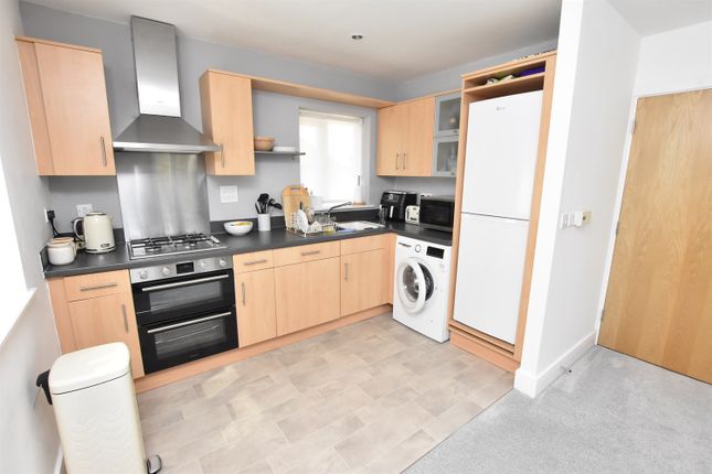 14, Dickens Close, Stratford-Upon-Avon photo 4