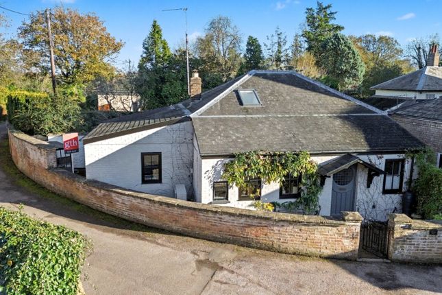 3-bed bungalow on The Bungalow,, Heatherton Park, Taunton, £350,000