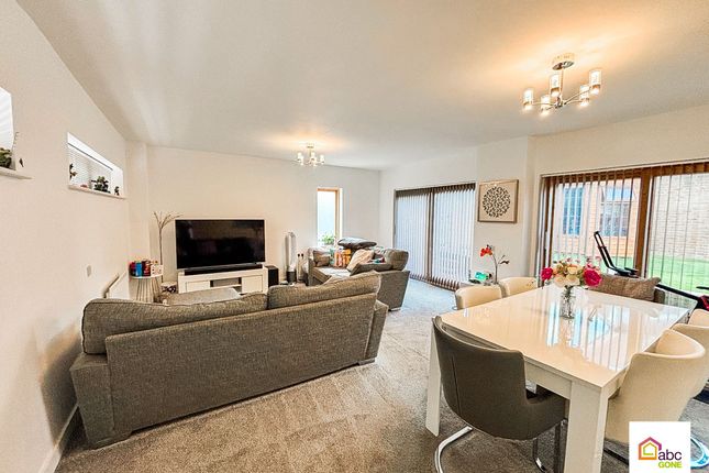 3 Petal Lane, Harlow photo 2