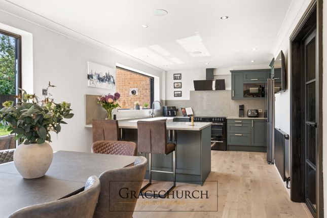 18 Harrier Way, Waltham Abbey photo 4