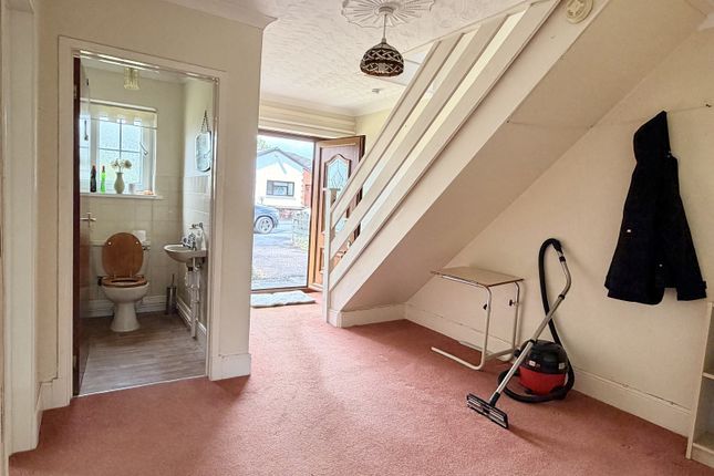 2, Dingat Close, Llandovery photo 4
