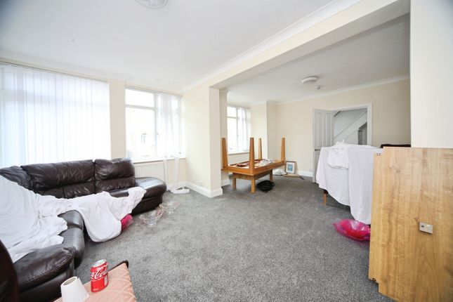 2, St. Peters Road, Dunstable photo 3