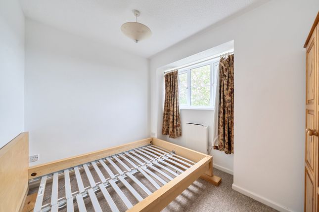 11, Blenheim Close, BATH photo 2