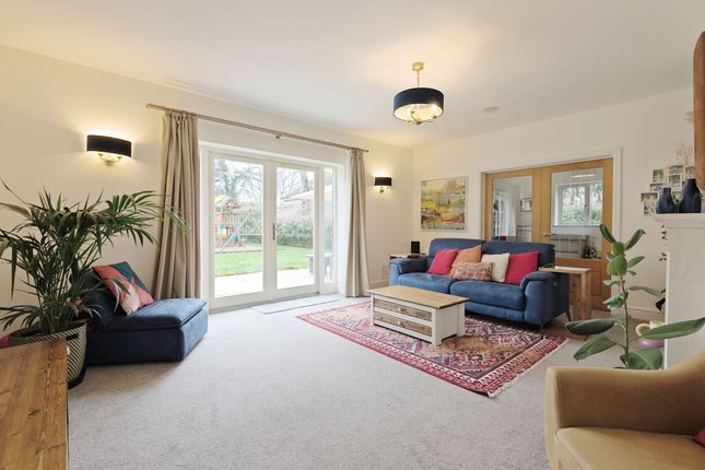2 Clifton House Gardens, Shefford photo 3