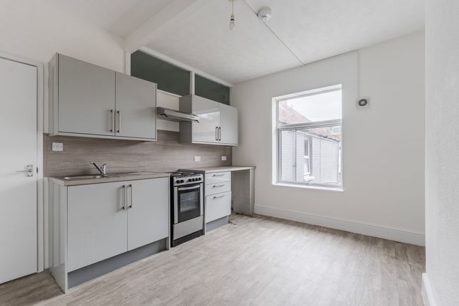 Flat 4, 14 Cabbell Road, Cromer photo 4