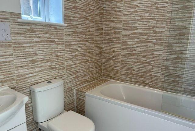 Annexe, 79, Alder Road, Poole photo 2