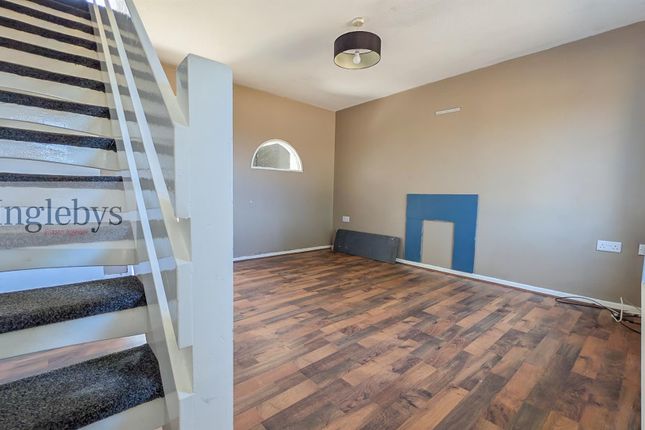 3, Grangefields, Brotton photo 4