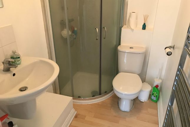 102, Southampton photo 5