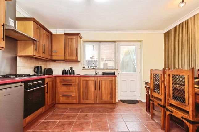 104, Kingshurst Way, Birmingham photo 4
