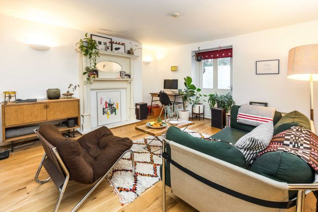 Thumbnail Flat to rent in Camberwell Grove, London