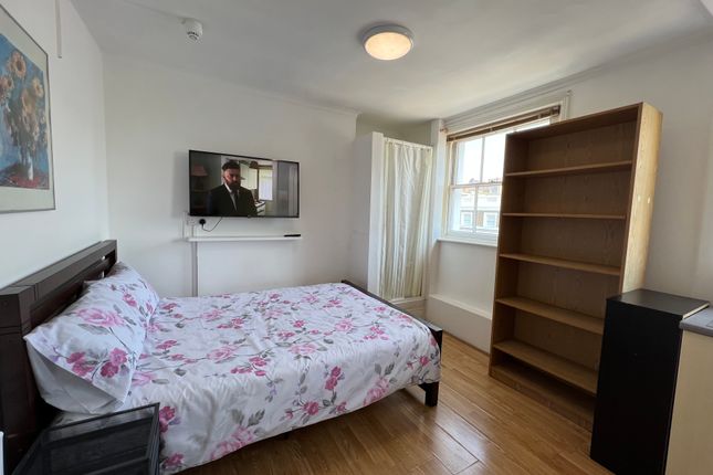 Thumbnail Studio to rent in Oakley Street, London