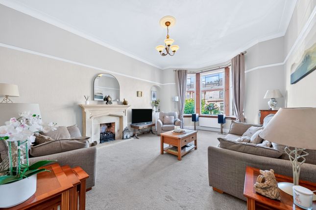 27, Deanwood Avenue, East Renfrewshire photo 4