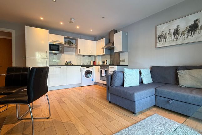 Flat 2, Bristol photo 2