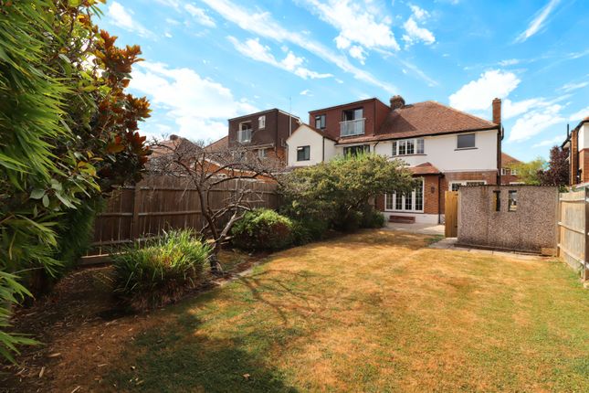 332, Raeburn Avenue, Surbiton photo 4