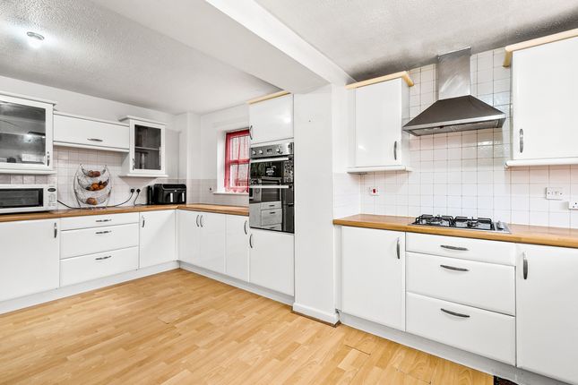 24, Alloway Grove, Paisley photo 5