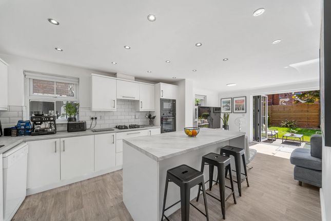 5 Applewood Grove, Liverpool photo 2