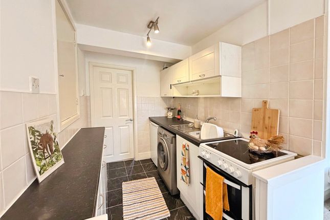 31, Spring Lane, Warwickshire photo 4