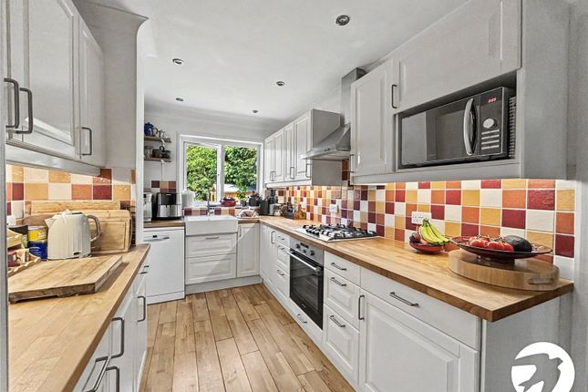 39, Sedge Crescent, Kent photo 4