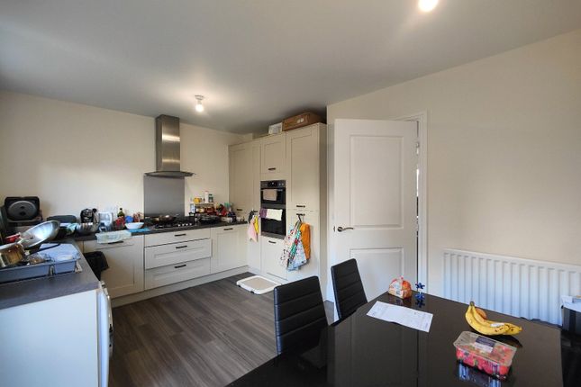 26, Butler Way, West Yorkshire photo 5