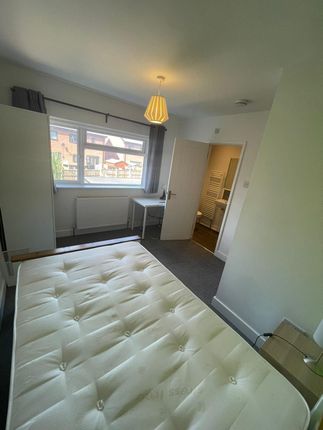 Shared accommodation to rent in Gerard Ave, Canley, Coventry