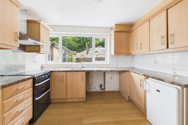 44, Northwood Falls, Leeds photo 4