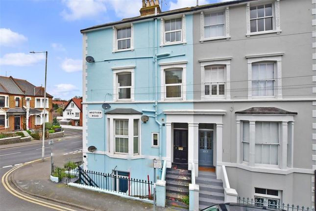 Flat for sale in Wrotham Road, Broadstairs, Kent